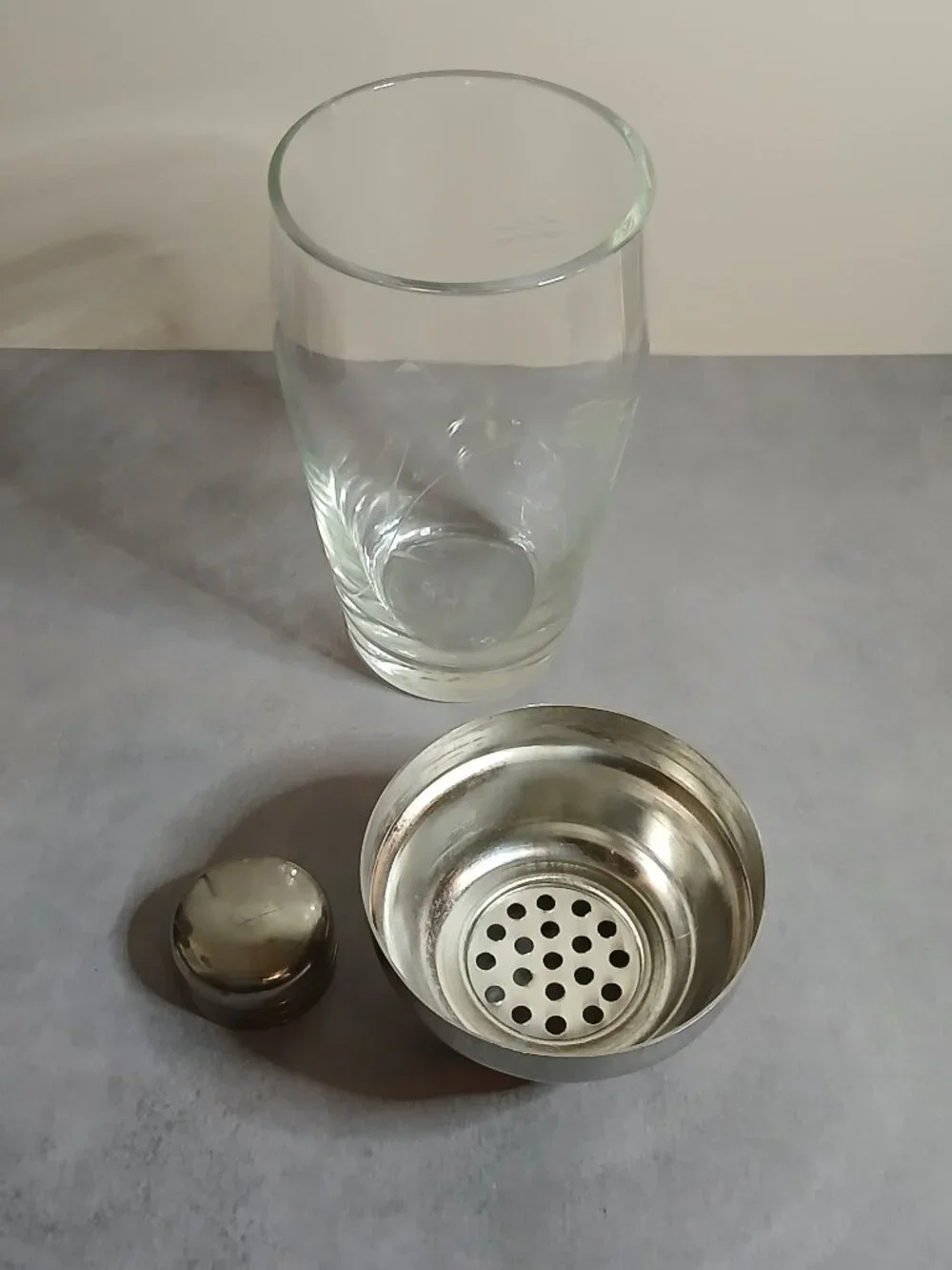 Vintage Etched Glass-Wheat Pattern Elegant Cocktail Shaker